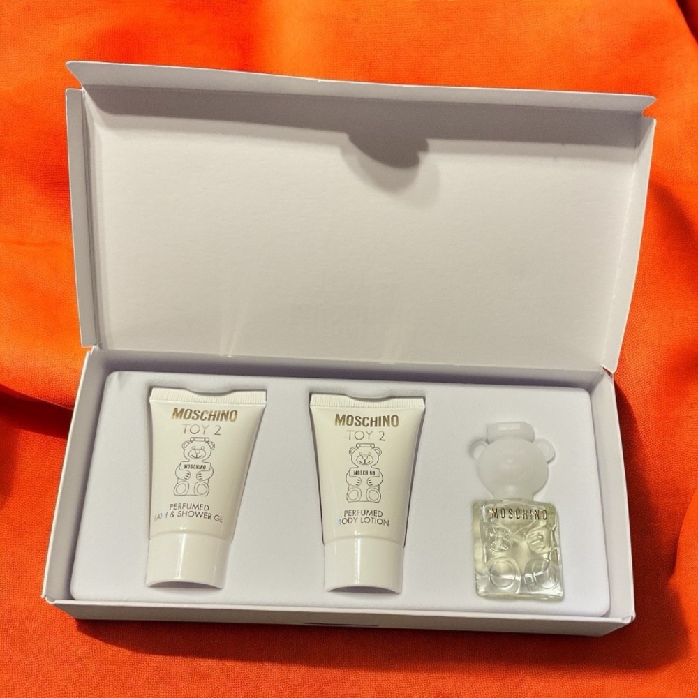 Moschino Toy 2 Bath & Body Gift Set of 3
